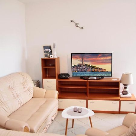 Apartment Matika, Terrace Apartment 10 Minutes Walk From Center Ровин Екстериор снимка