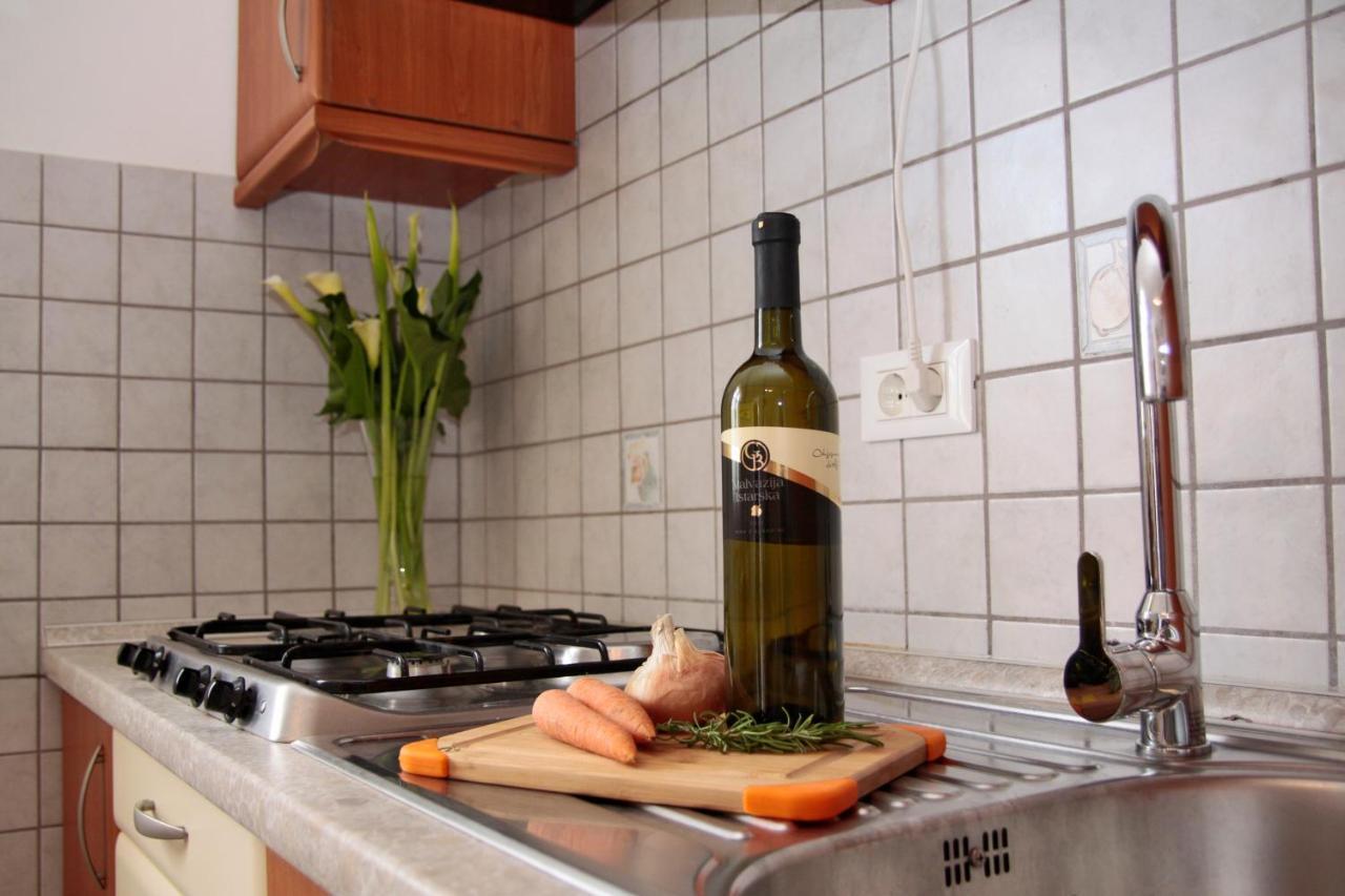 Apartment Matika, Terrace Apartment 10 Minutes Walk From Center Ровин Екстериор снимка